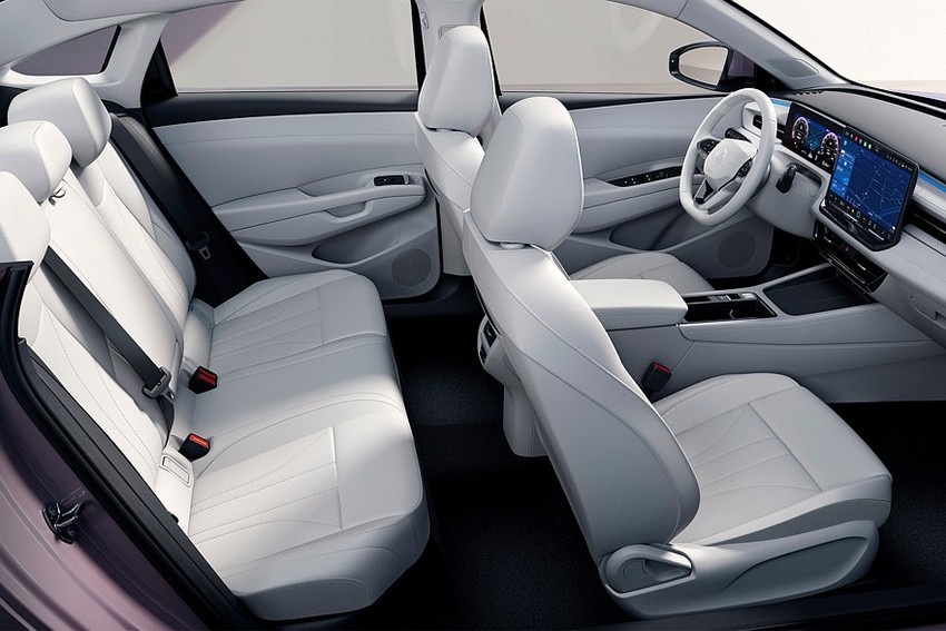 Седан Volkswagen Lavida Pro салон