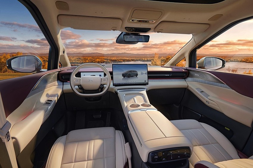 Минивэн Xpeng X9 EREV салон