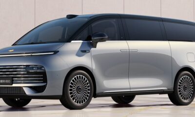 Минивэн Geely Galaxy V900 экстерьер вид второй