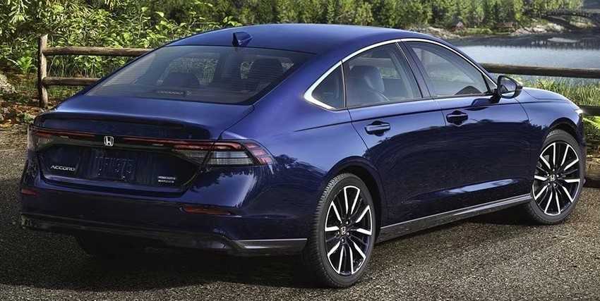 Седан Honda Accord экстерьер вид второй