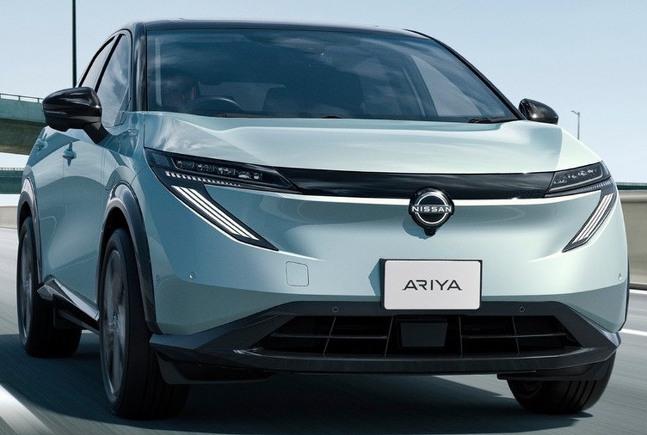 Кроссовер Nissan Ariya экстерьер вид первый