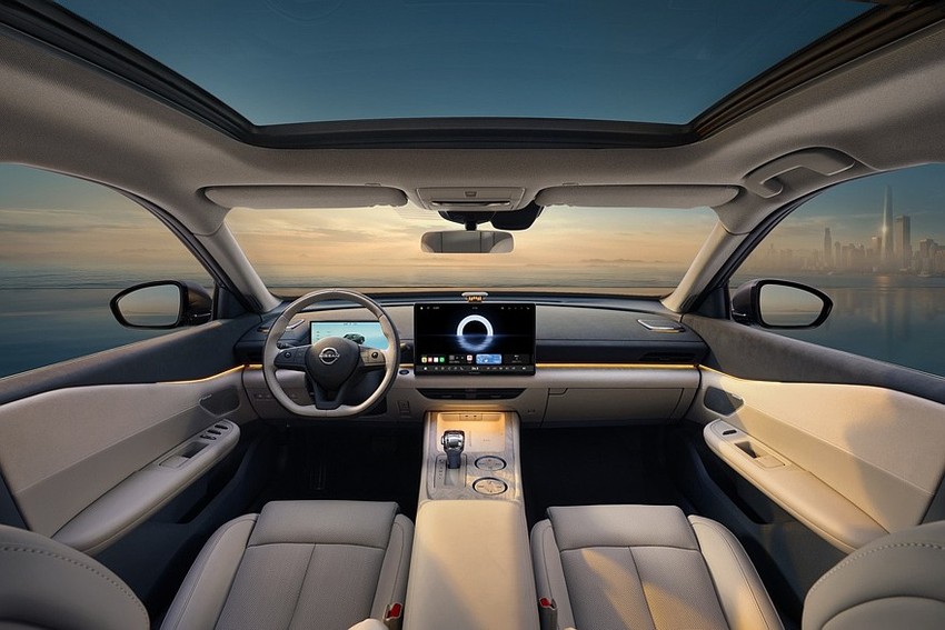 Седан Nissan Teana салон