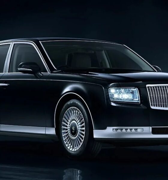 Седан Toyota Century экстерьер вид первый