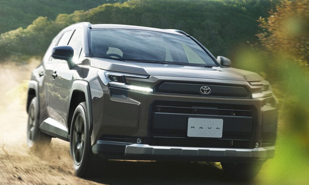 Кроссовер Toyota RAV4 экстерьер вид первый