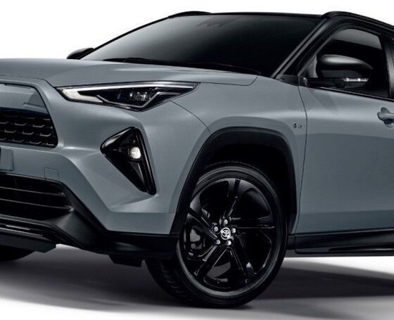 Кроссовер Toyota Yaris Cross Nightshade экстерьер вид четвертый