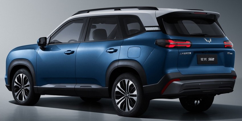 Кроссовер Wuling Starlight 560 экстерьер вид второй