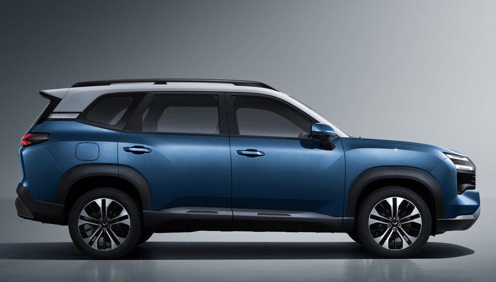 Кроссовер Wuling Starlight 560 экстерьер вид третий