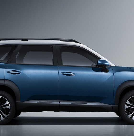 Кроссовер Wuling Starlight 560 экстерьер вид третий