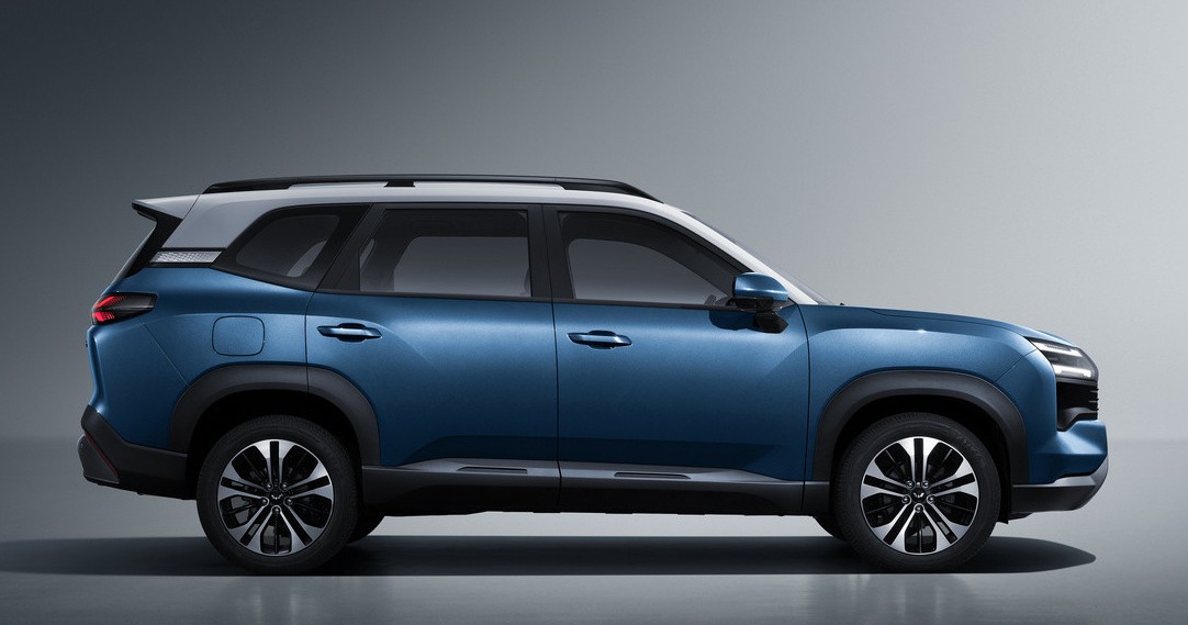 Кроссовер Wuling Starlight 560 экстерьер вид третий