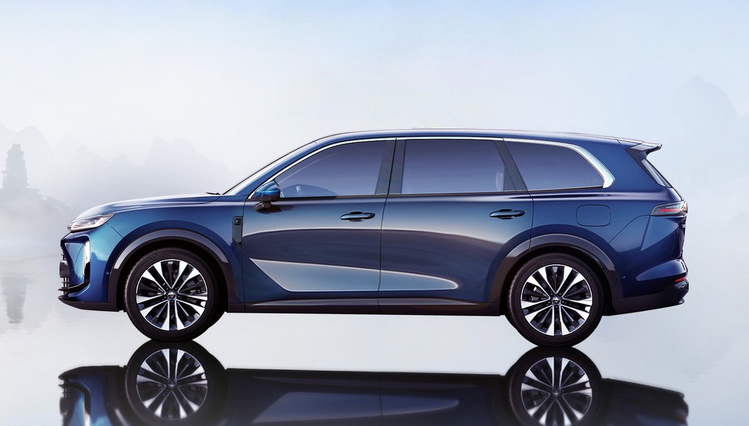 Кроссовер Baojun Huajing S вид второй