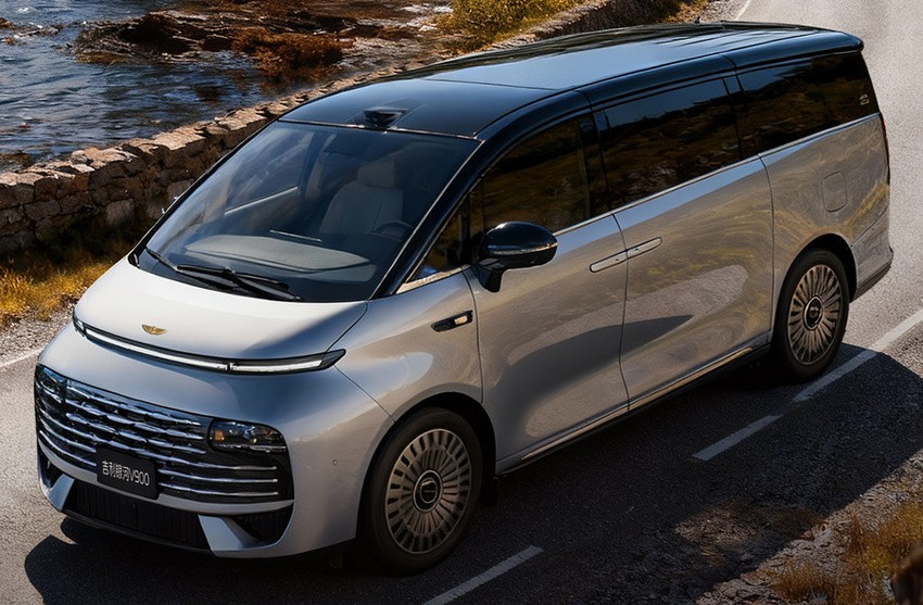 Минивэн Geely Galaxy V900 экстерьер вид первый