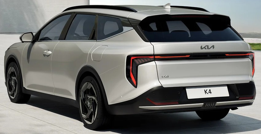 Универсал Kia K4 Sportswagon экстерьер вид второй