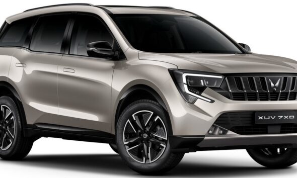 Кроссовер Mahindra XUV 7XO экстерьер вид первый