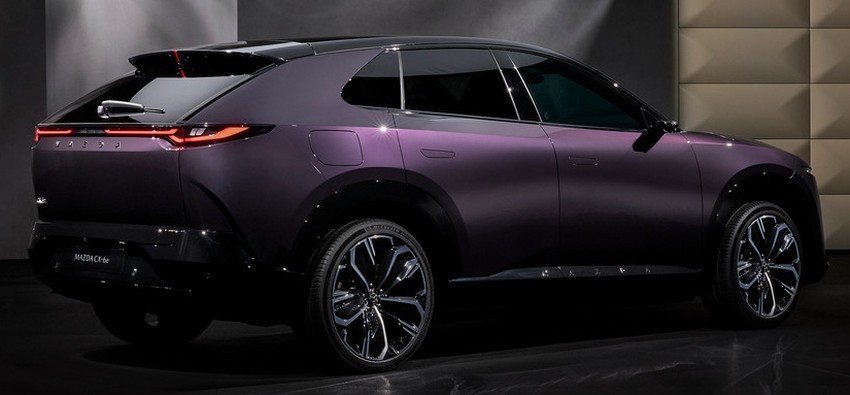 Кроссовер Mazda CX-6e экстерьер вид второй