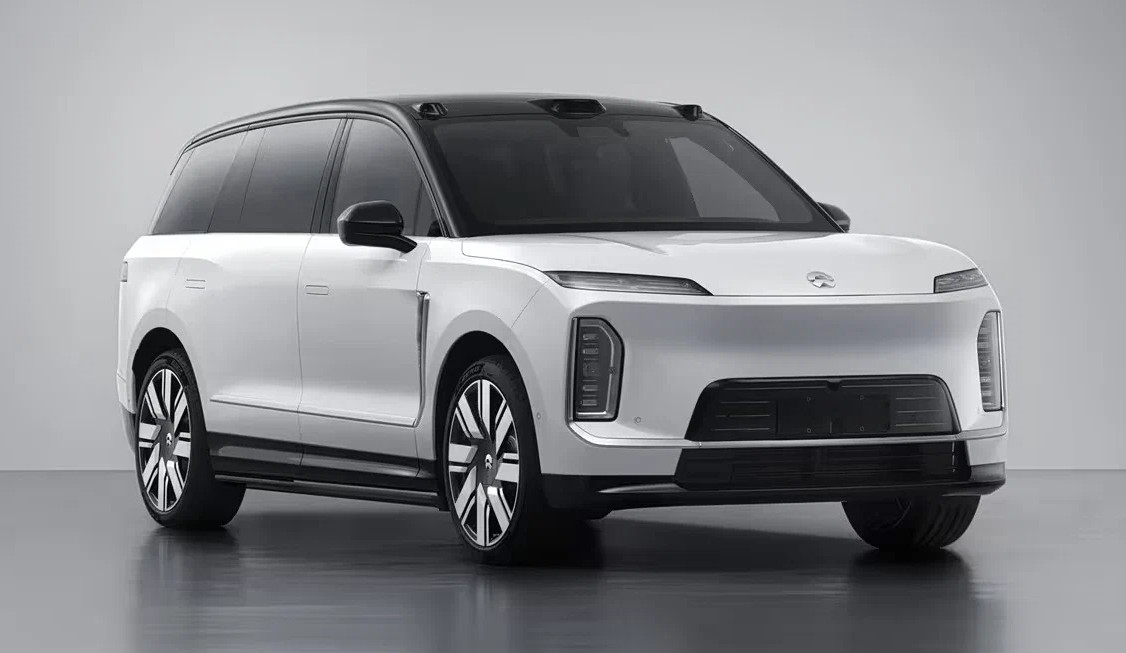 Кроссовер Nio ES9 вид третий