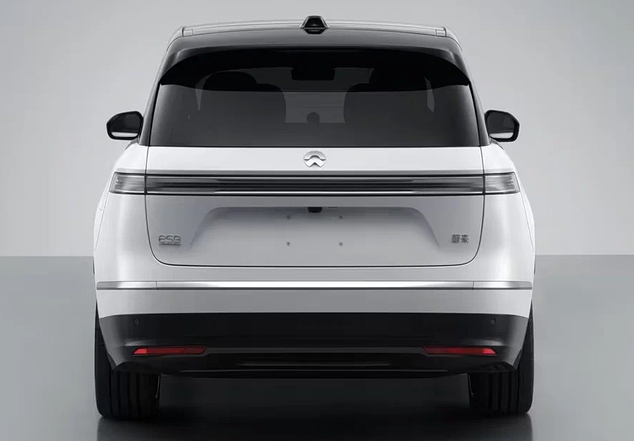 Кроссовер Nio ES9 вид второй