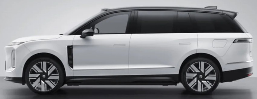 Кроссовер Nio ES9 вид первый