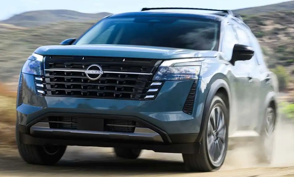 Бензиновый атмосферный двигатель менять не стали