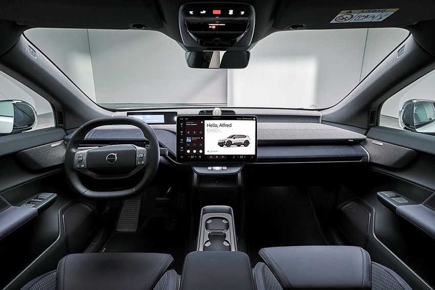 Кроссовер Volvo EX60 салон