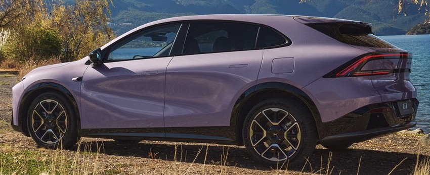 Кроссовер XPeng G7 салон экстерьер вид второй